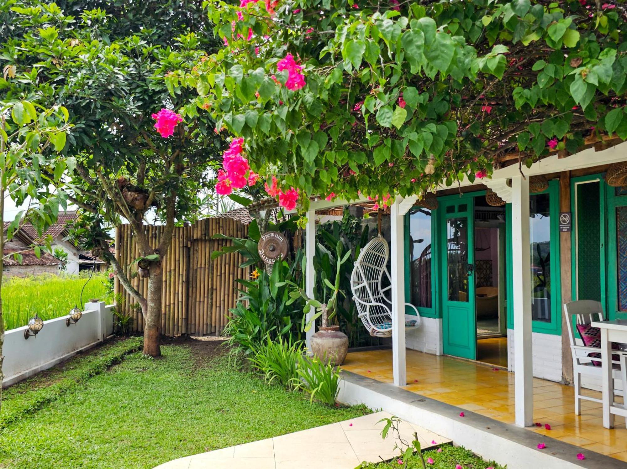 Janur Bungalow Magelang Luaran gambar
