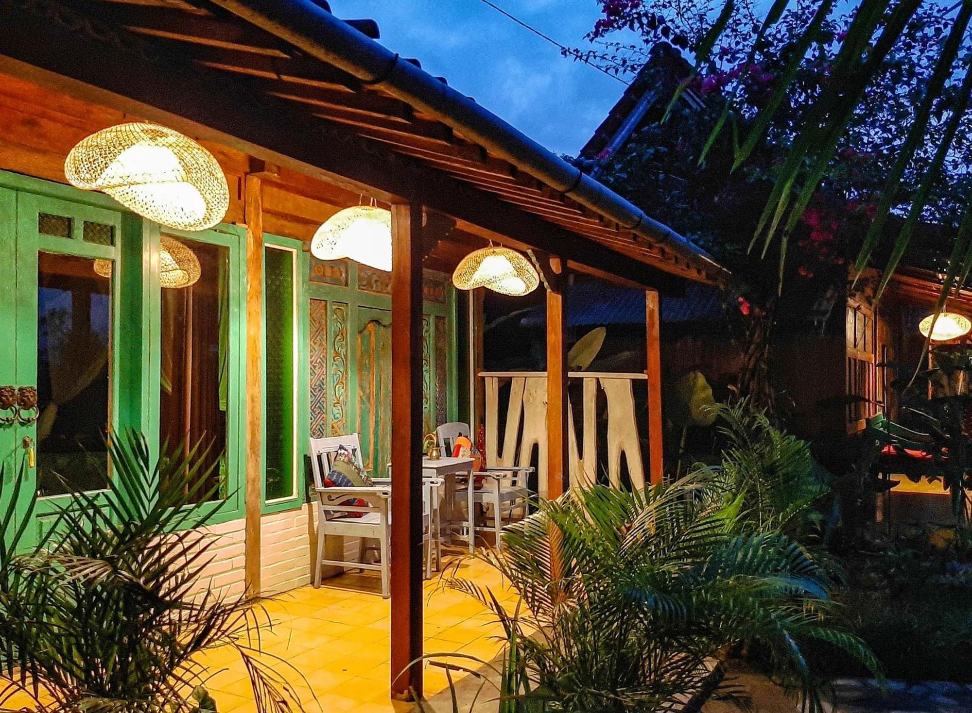 Janur Bungalow Magelang Bilik gambar